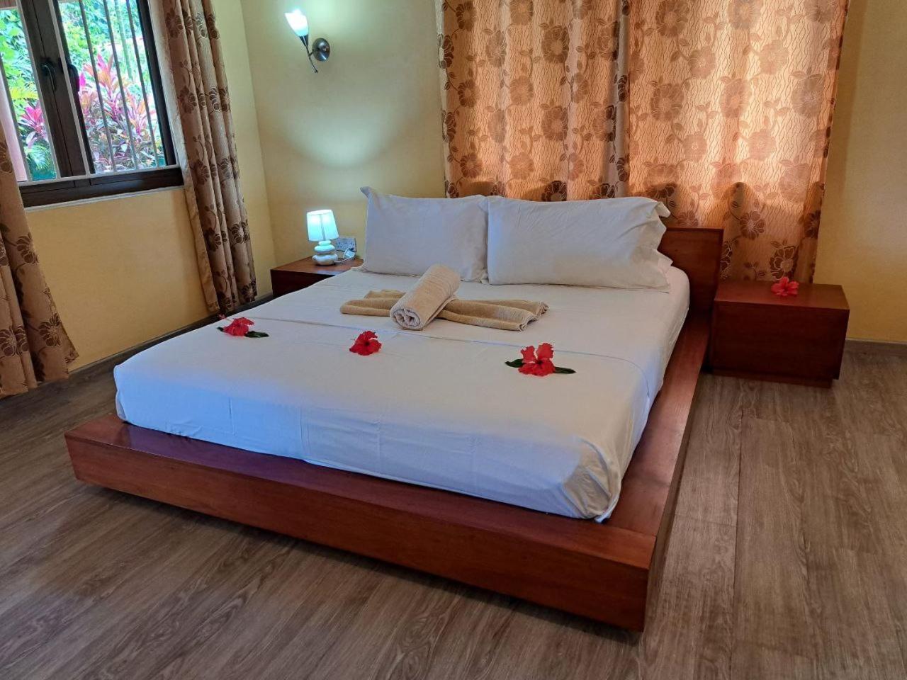 Georgina'S Cottage Beau Vallon  Exterior photo