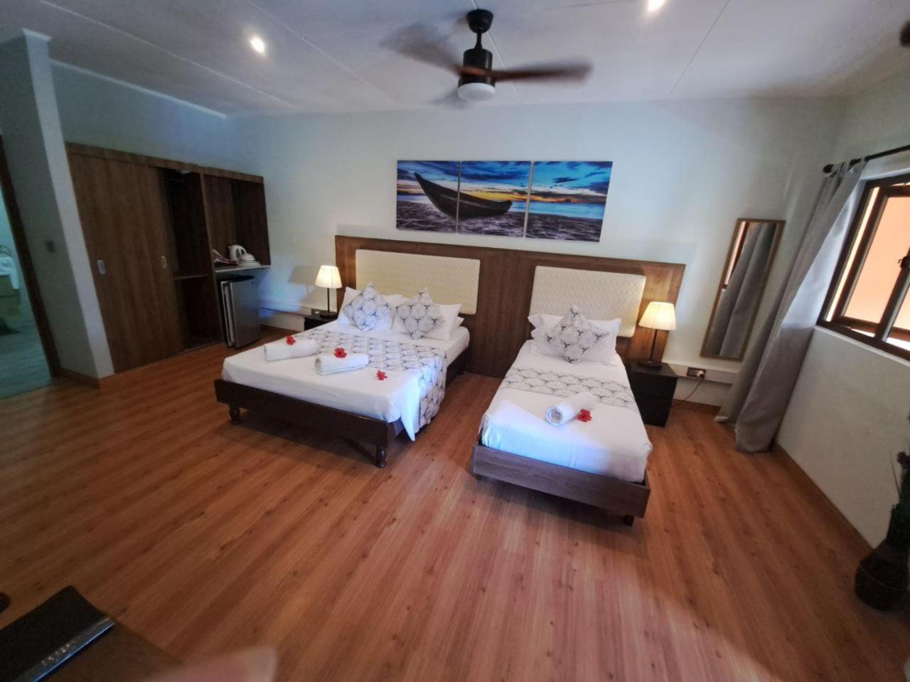 Georgina'S Cottage Beau Vallon  Exterior photo