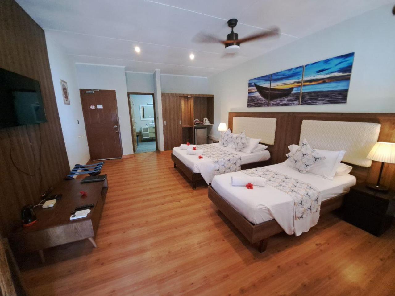 Georgina'S Cottage Beau Vallon  Exterior photo