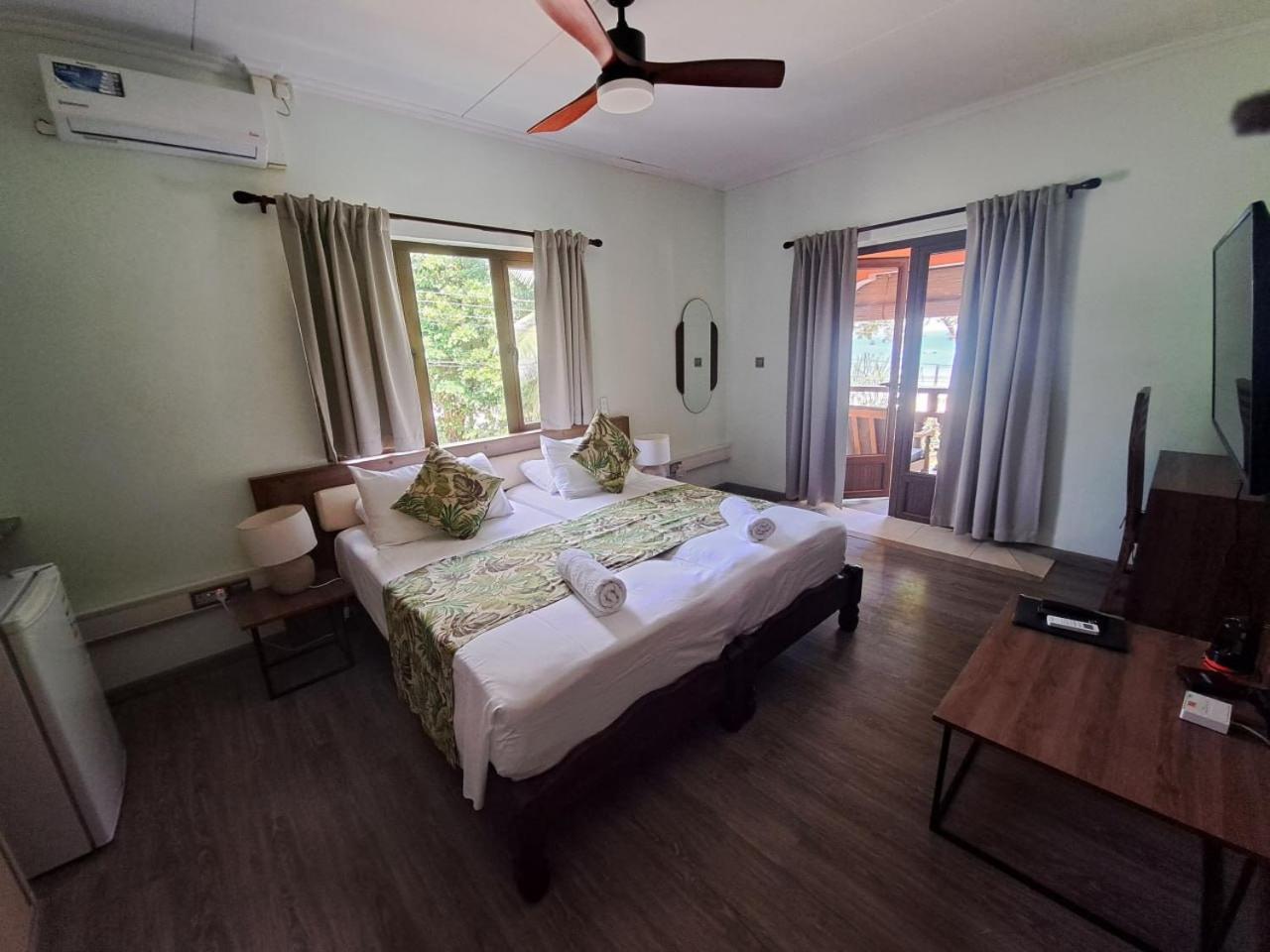 Georgina'S Cottage Beau Vallon  Exterior photo
