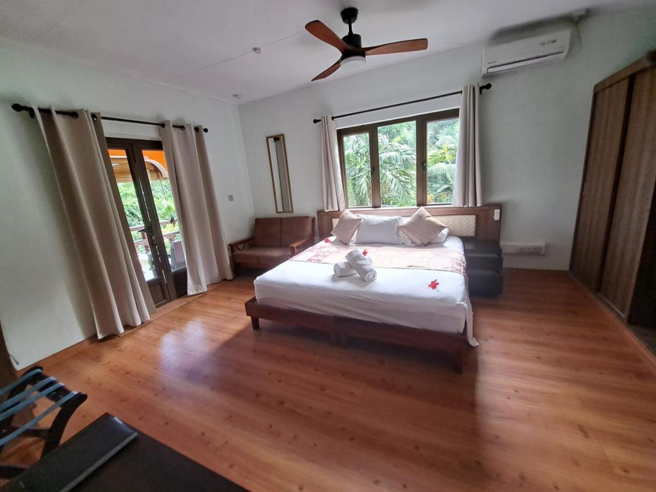 Georgina'S Cottage Beau Vallon  Exterior photo