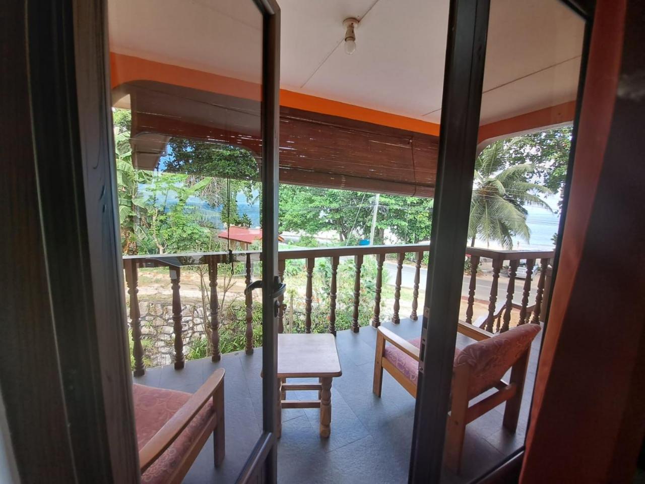 Georgina'S Cottage Beau Vallon  Exterior photo