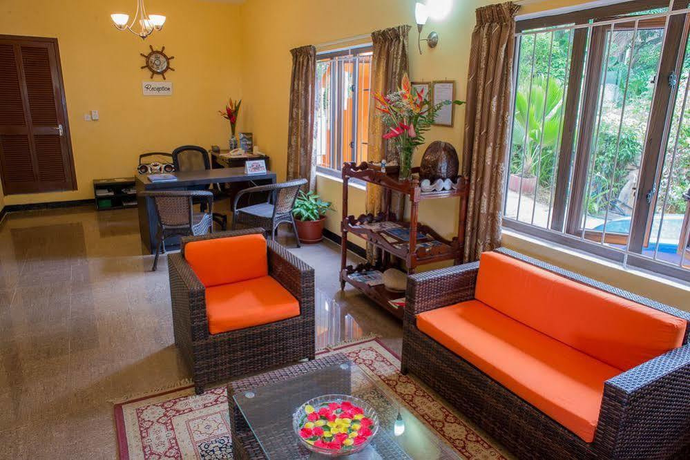 Georgina'S Cottage Beau Vallon  Exterior photo